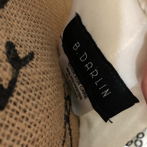 Beautiful white dress with silver glam! 🌟 - Picture 3 of 5